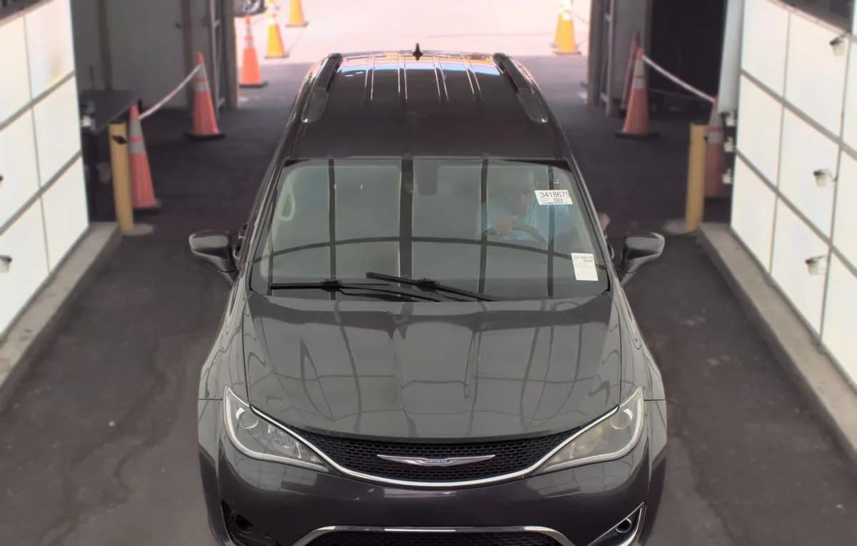 2020 CHRYSLER PACIFICA TOURING L 121.6" WB 3