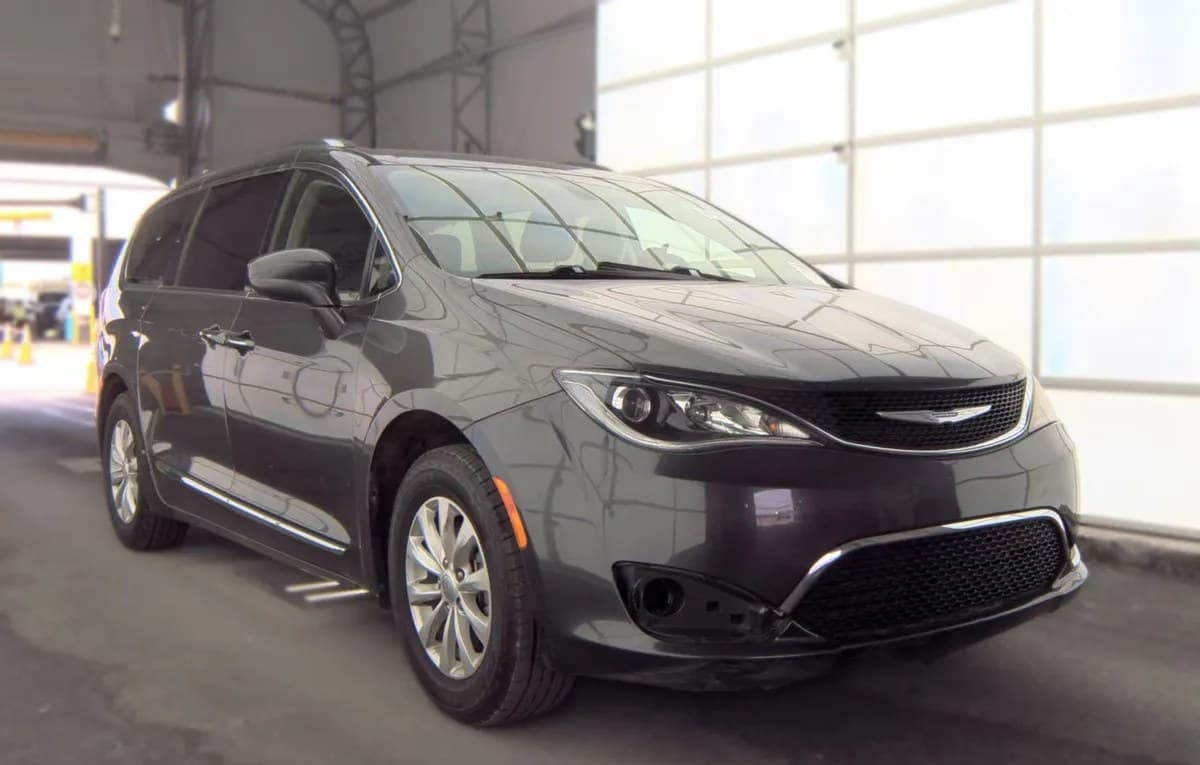 2020 CHRYSLER PACIFICA TOURING L 121.6" WB 4