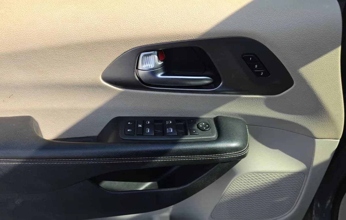 2021 CHRYSLER PACIFICA TOURING L 121.6" WB 6