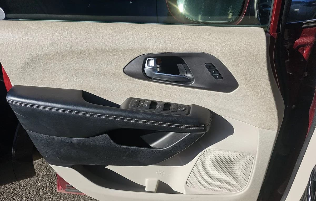 2021 CHRYSLER PACIFICA TOURING L 121.6" WB 6