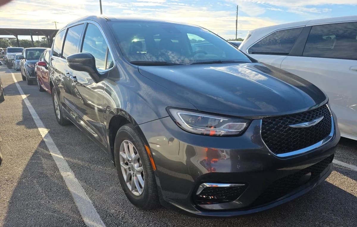 2023 CHRYSLER PACIFICA TOURING L 121.6" WB 4