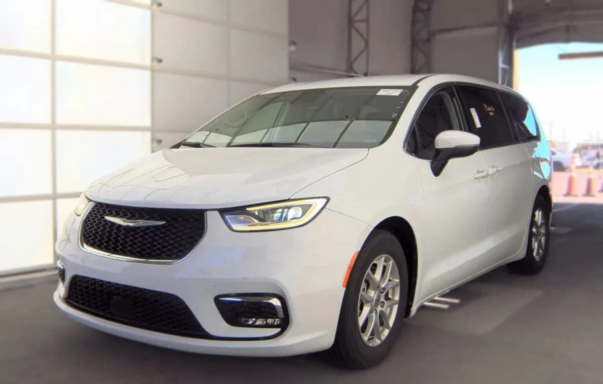 2023 CHRYSLER PACIFICA TOURING L 121.6" WB 2