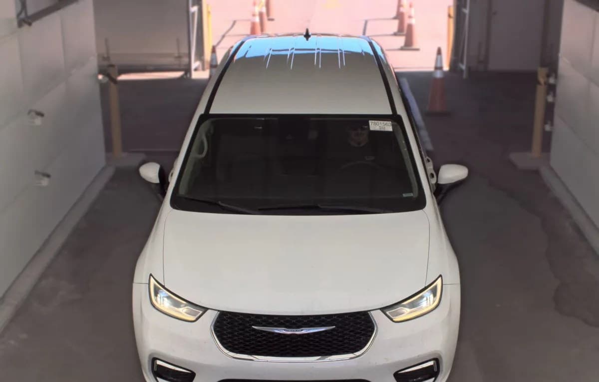 2023 CHRYSLER PACIFICA TOURING L 121.6" WB 3