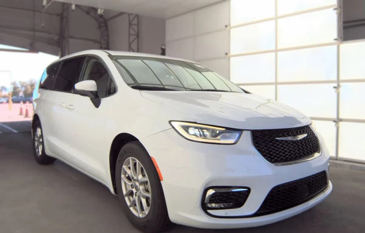 2023 CHRYSLER PACIFICA TOURING L 121.6" WB 4