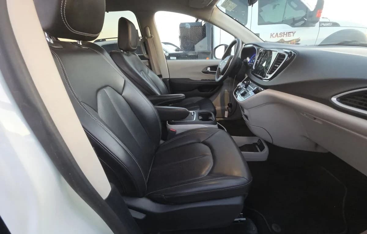 2023 CHRYSLER PACIFICA TOURING L 121.6" WB 5