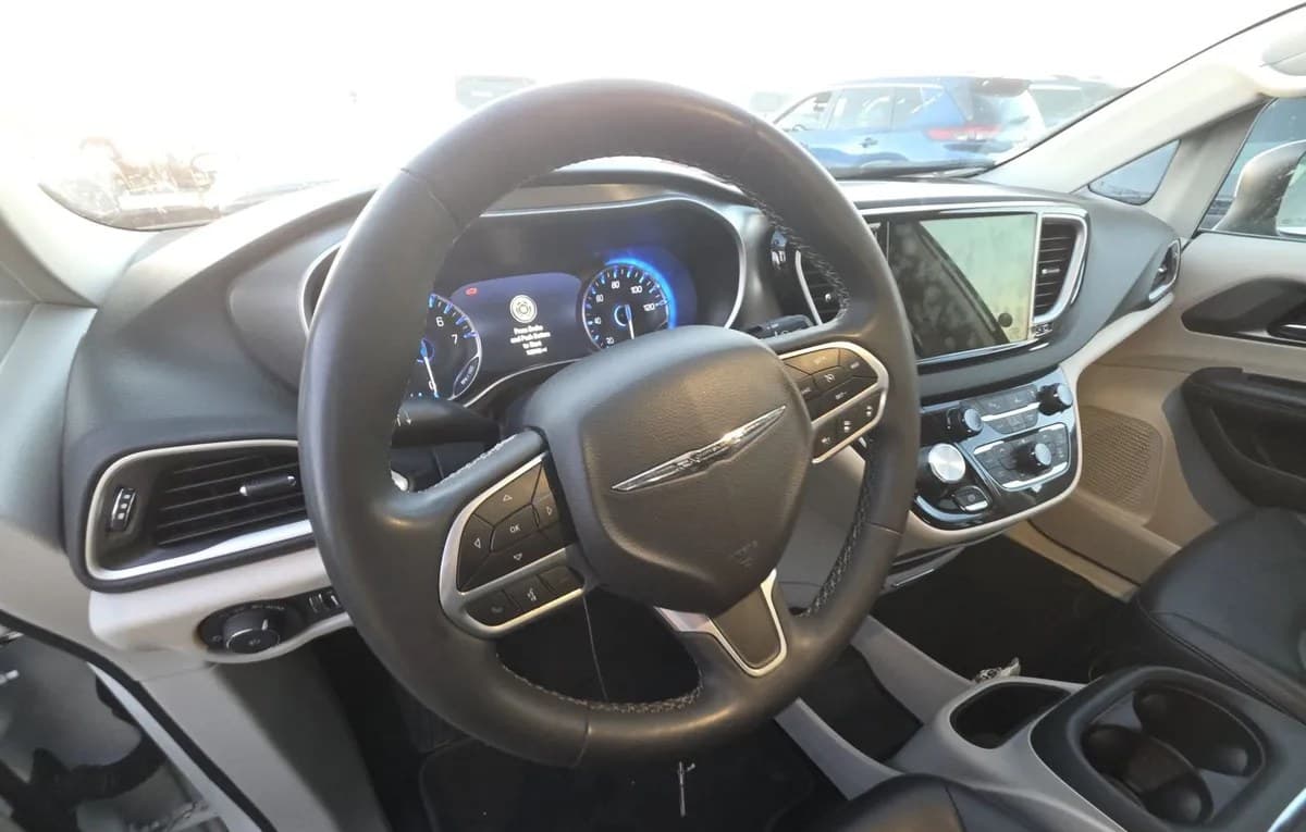 2023 CHRYSLER PACIFICA TOURING L 121.6" WB 7