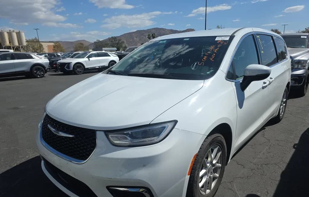 2023 CHRYSLER PACIFICA TOURING L 121.6" WB 1