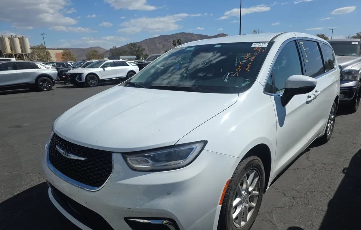 2023 CHRYSLER PACIFICA TOURING L 121.6" WB 2