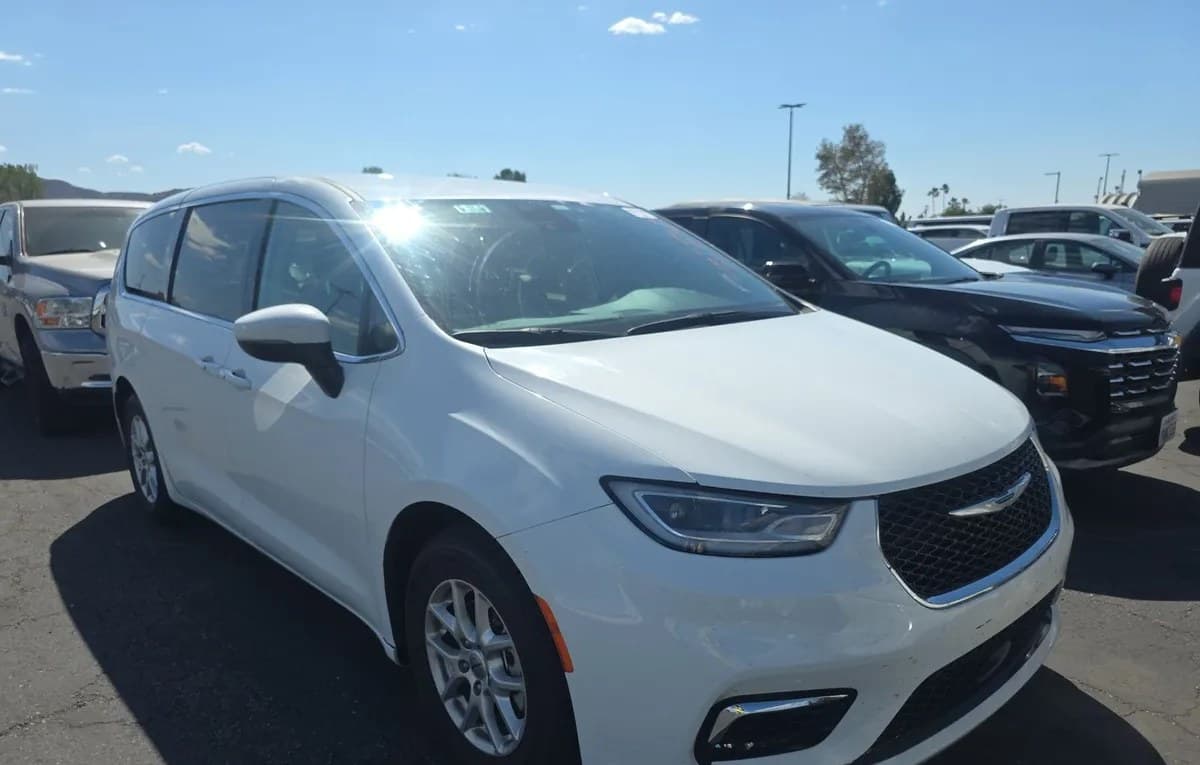 2023 CHRYSLER PACIFICA TOURING L 121.6" WB 4