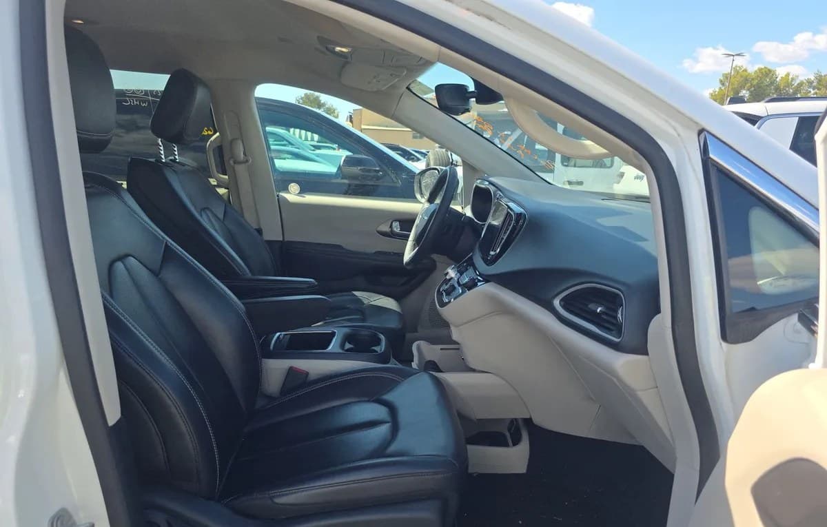 2023 CHRYSLER PACIFICA TOURING L 121.6" WB 5
