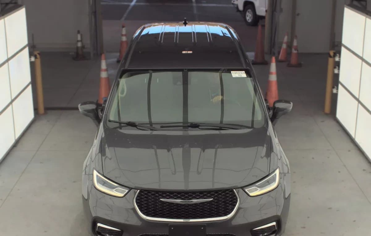 2023 CHRYSLER PACIFICA TOURING L 121.6" WB 3