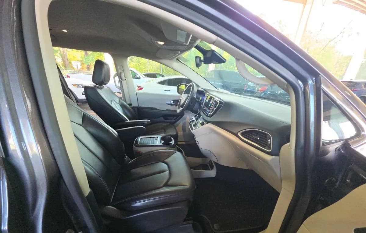 2023 CHRYSLER PACIFICA TOURING L 121.6" WB 5