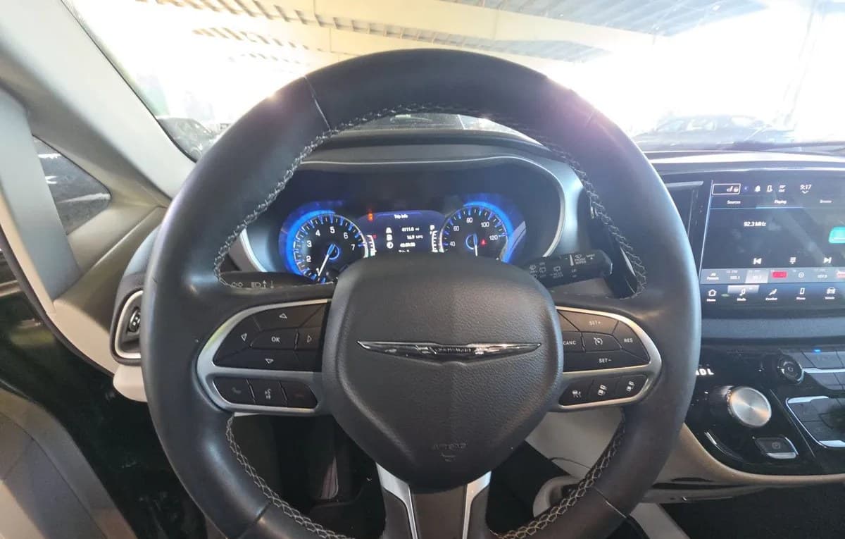 2023 CHRYSLER PACIFICA TOURING L 121.6" WB 7