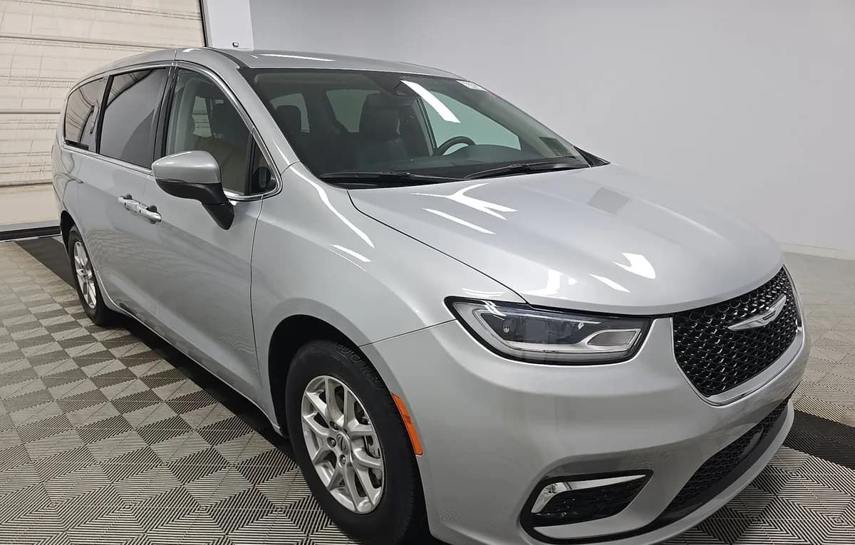 2023 CHRYSLER PACIFICA TOURING L 121.6" WB 4