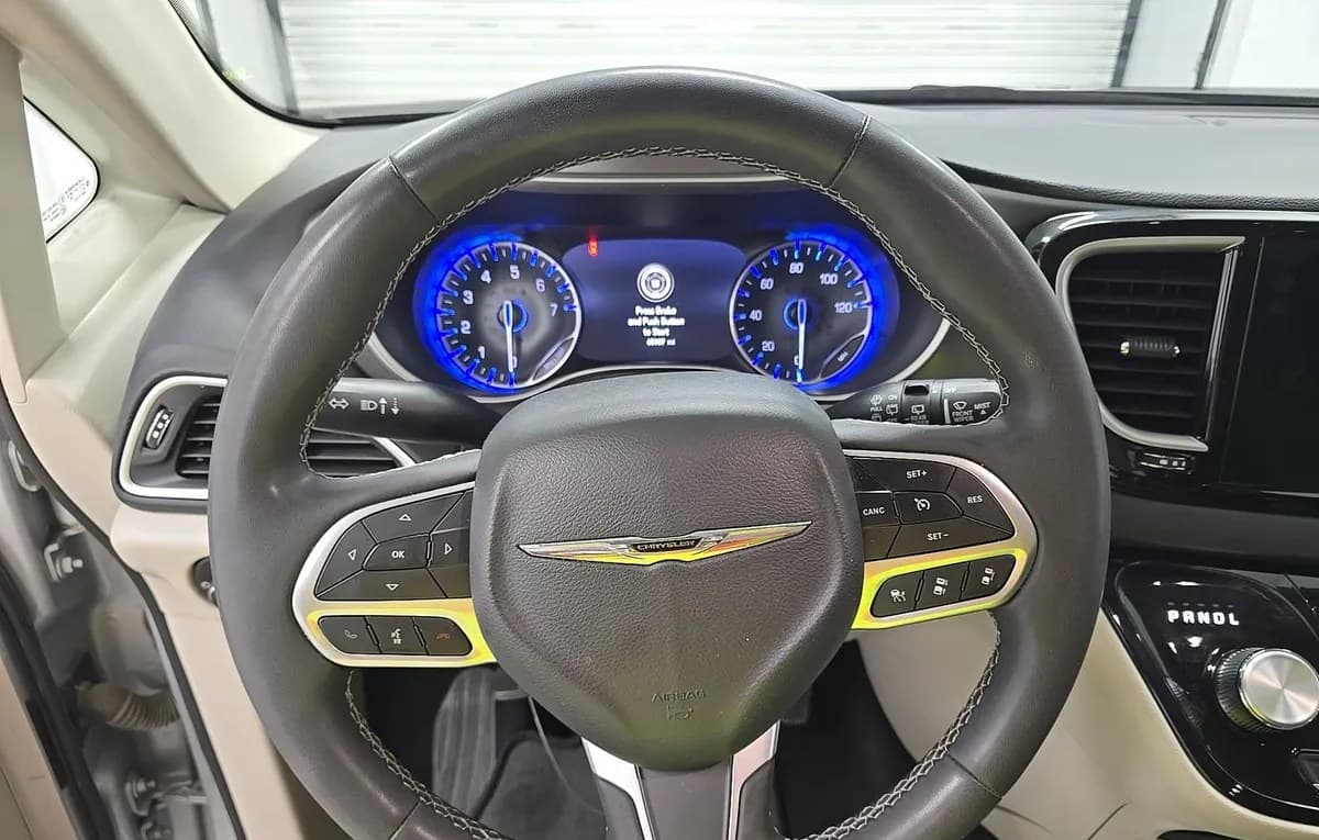 2023 CHRYSLER PACIFICA TOURING L 121.6" WB 7