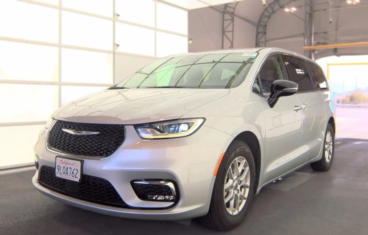 2024 CHRYSLER PACIFICA TOURING L 121.6" WB 2