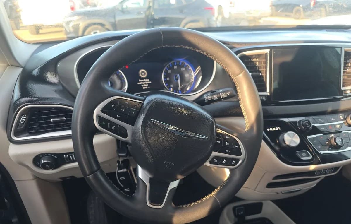 2024 CHRYSLER PACIFICA TOURING L 121.6" WB 7