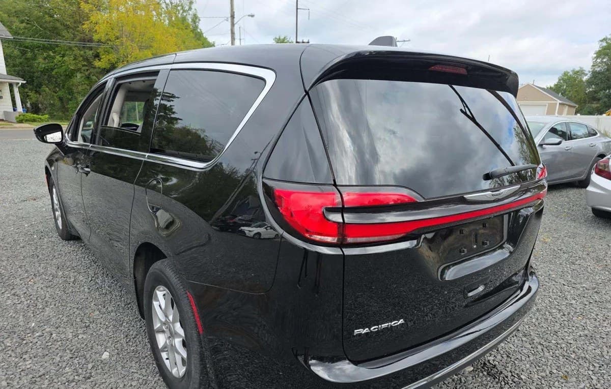 2024 CHRYSLER PACIFICA TOURING L 121.6" WB 3