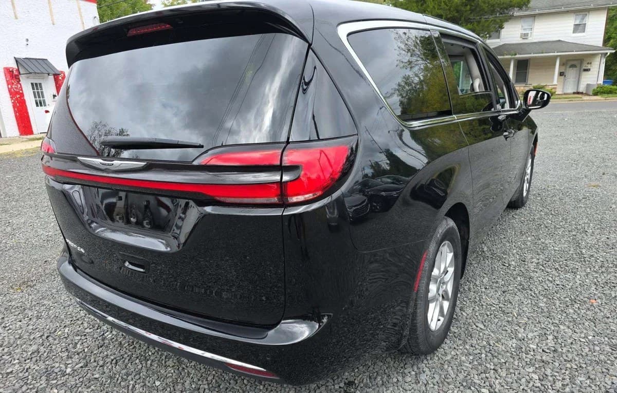 2024 CHRYSLER PACIFICA TOURING L 121.6" WB 4