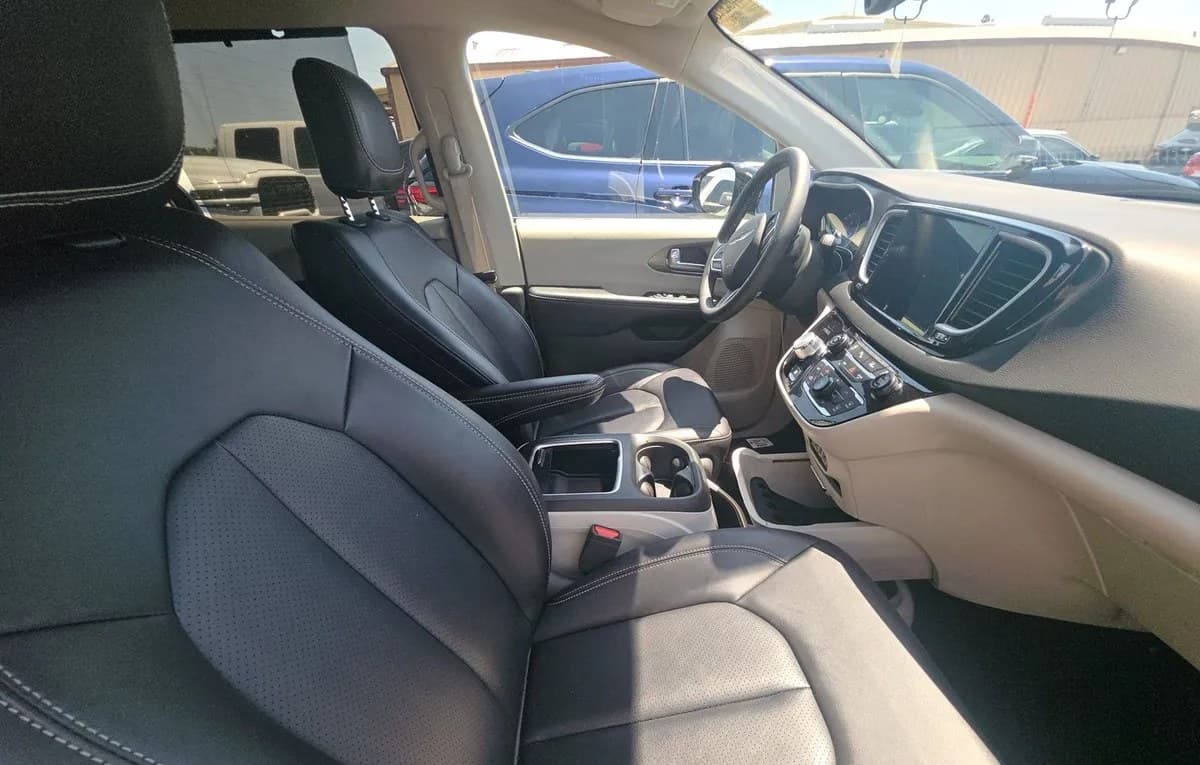 2024 CHRYSLER PACIFICA TOURING L 121.6" WB 5