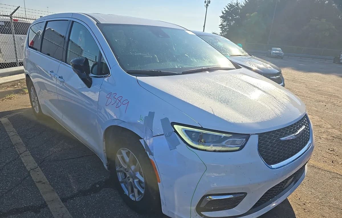 2026 CHRYSLER PACIFICA SELECT 121.6" WB 4