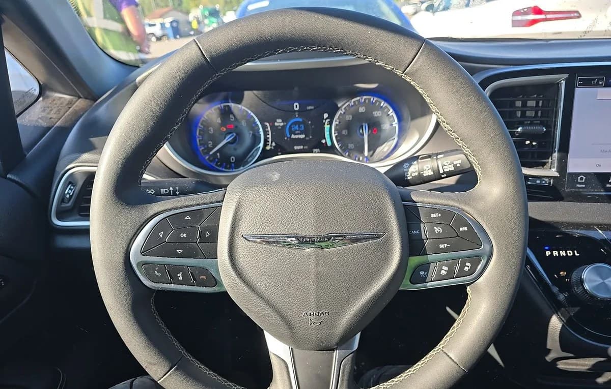 2026 CHRYSLER PACIFICA SELECT 121.6" WB 7