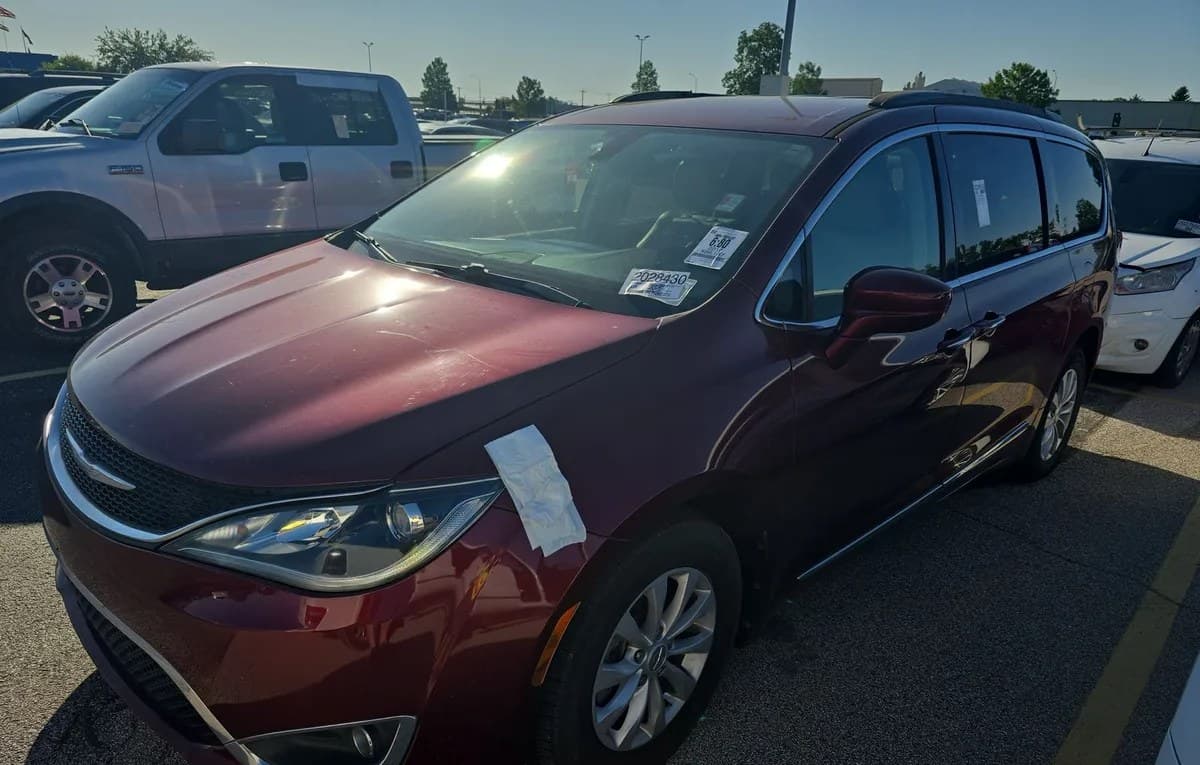 2017 CHRYSLER PACIFICA TOURING L 121.6" WB 2