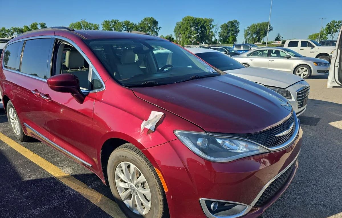 2017 CHRYSLER PACIFICA TOURING L 121.6" WB 4