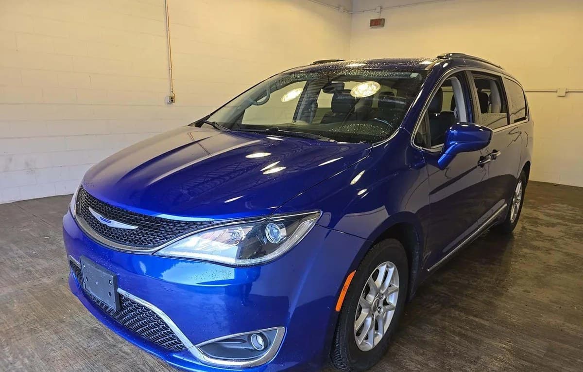 2020 CHRYSLER PACIFICA TOURING L 121.6" WB 2