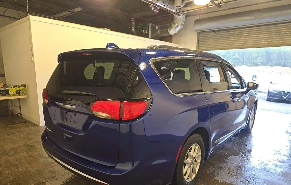 2020 CHRYSLER PACIFICA TOURING L 121.6" WB 4