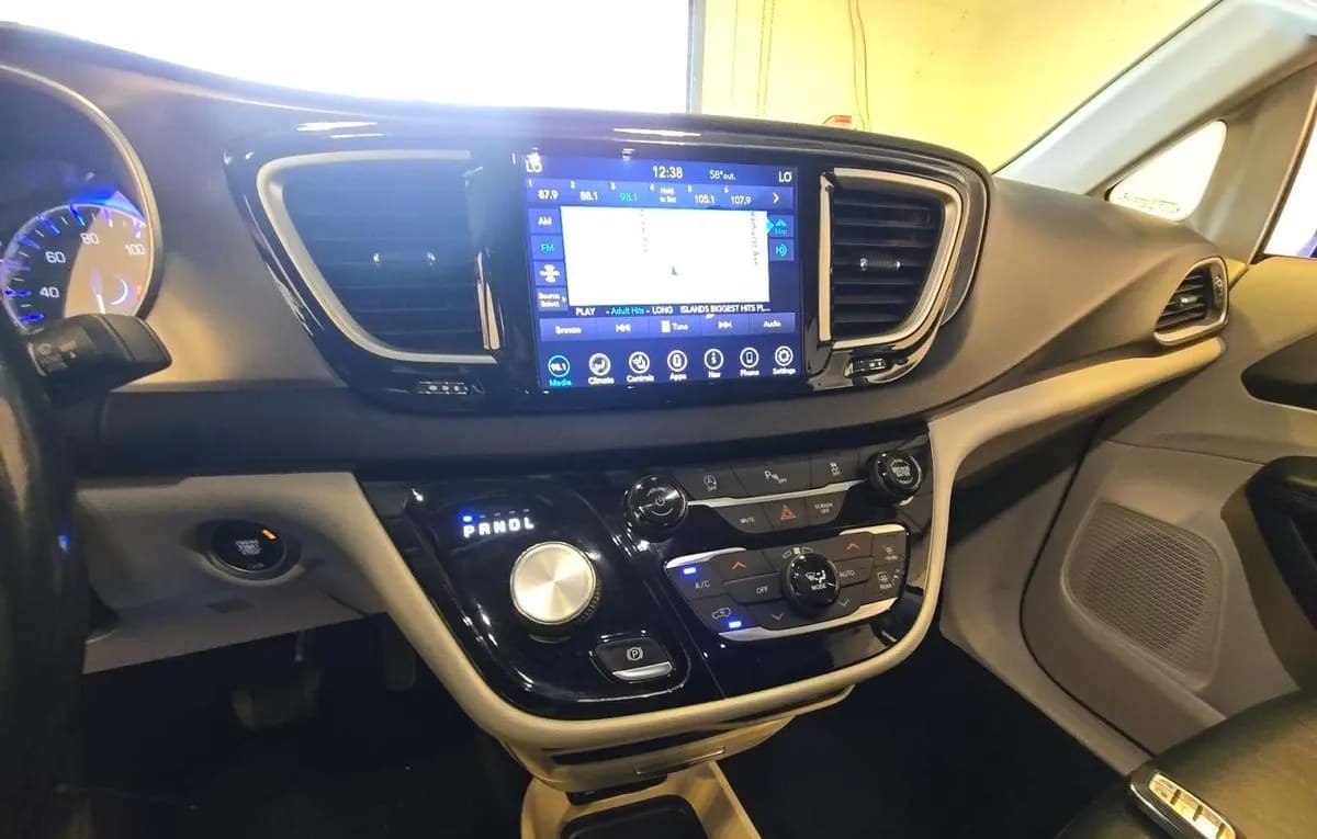 2020 CHRYSLER PACIFICA TOURING L 121.6" WB 7