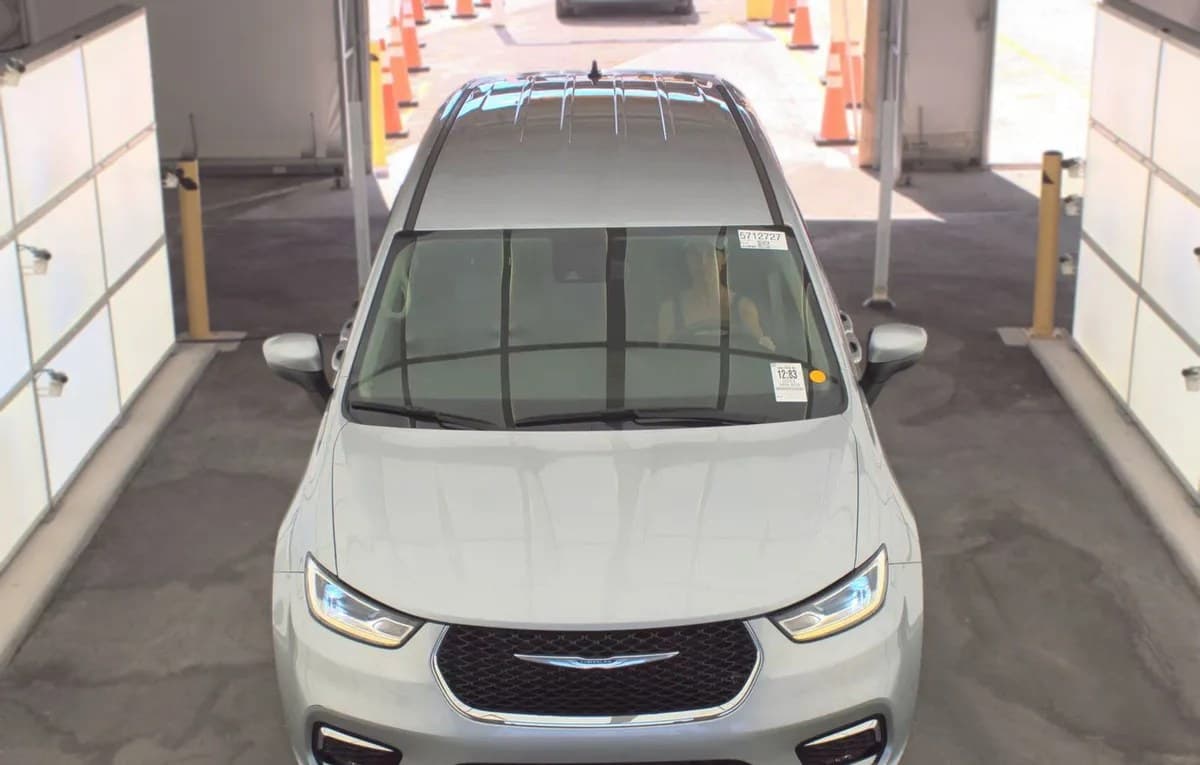 2023 CHRYSLER PACIFICA TOURING L 121.6" WB 3