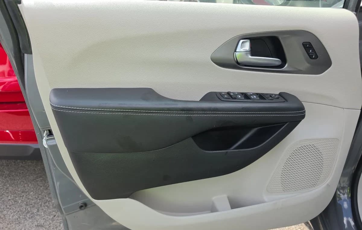 2023 CHRYSLER PACIFICA TOURING L 121.6" WB 6