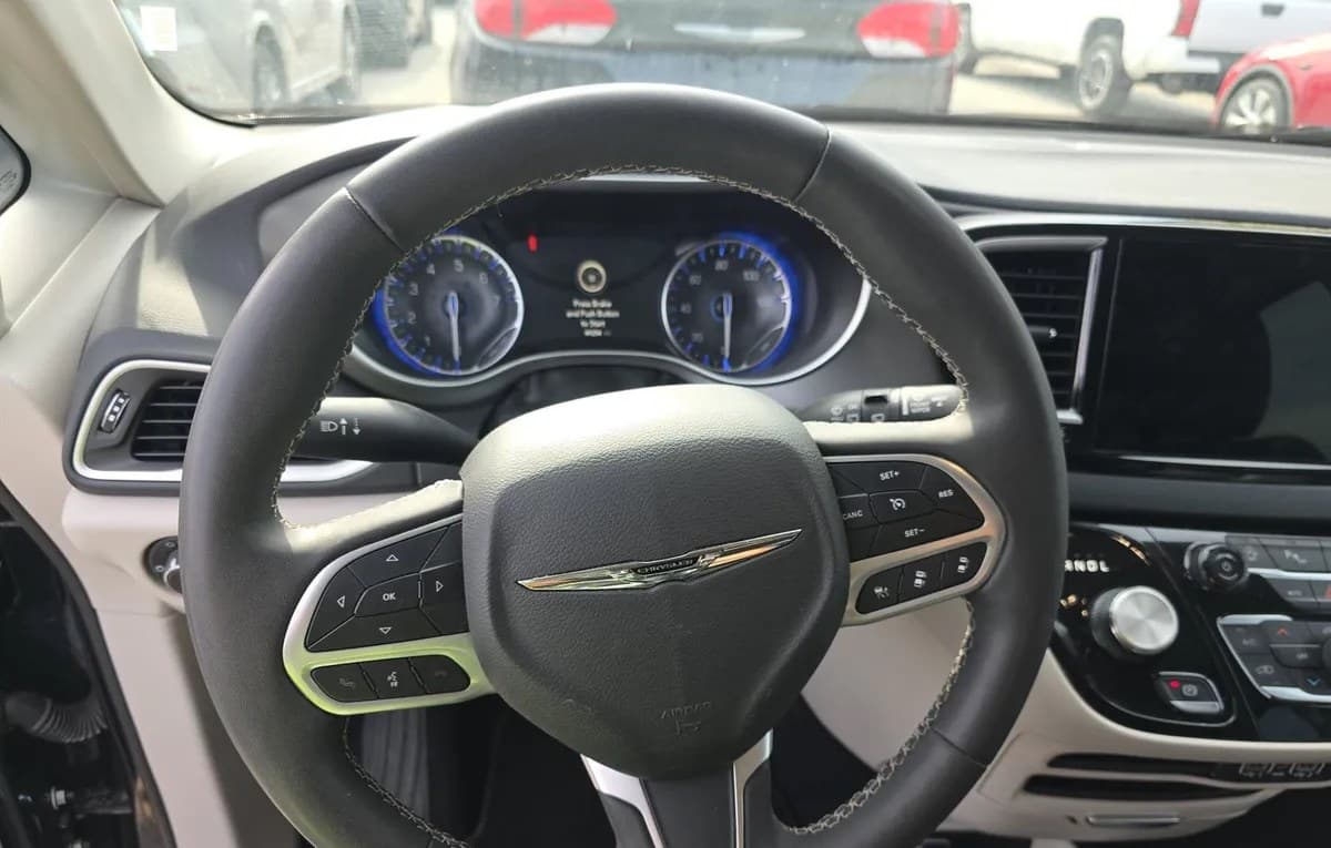 2023 CHRYSLER PACIFICA TOURING L 121.6" WB 7