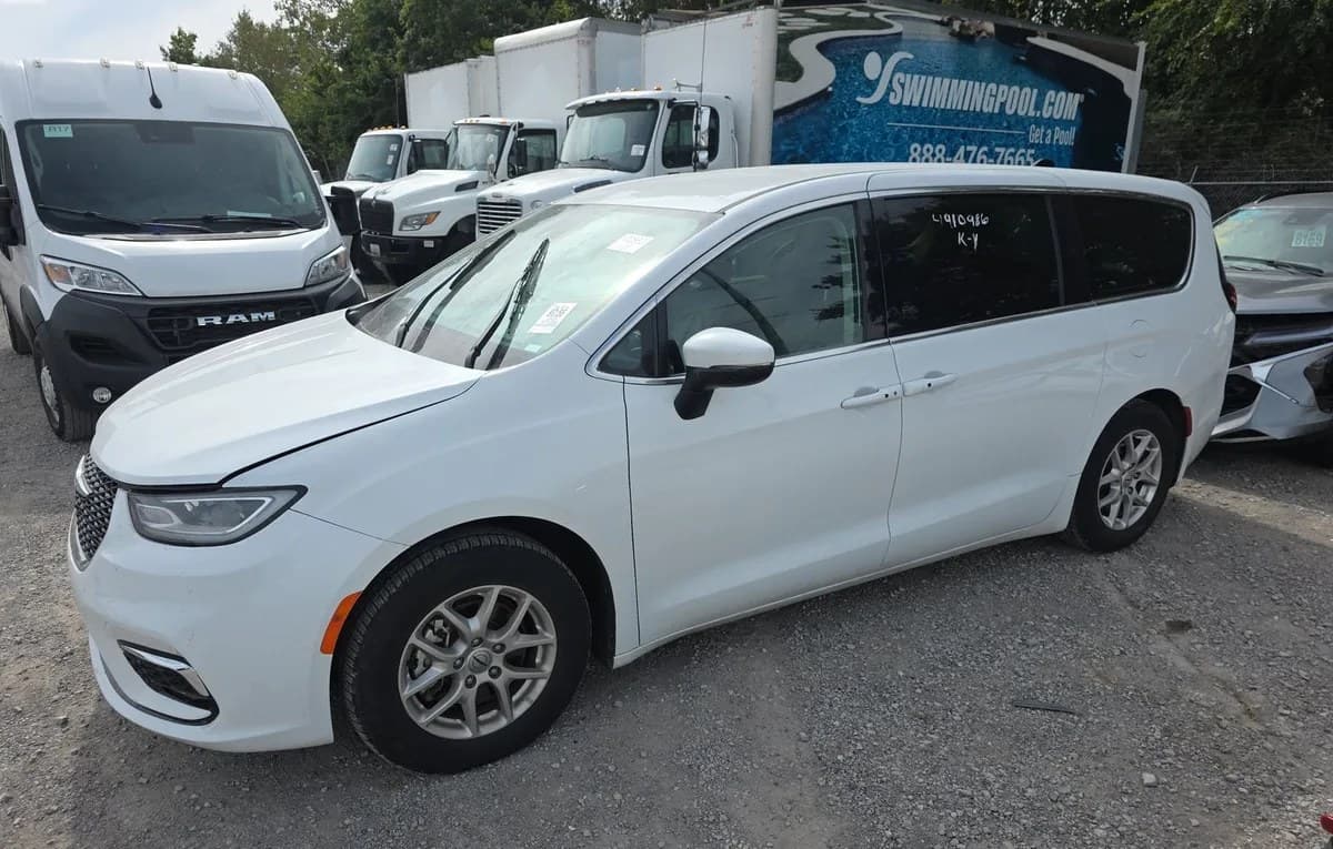 2023 CHRYSLER PACIFICA TOURING L 121.6" WB 2