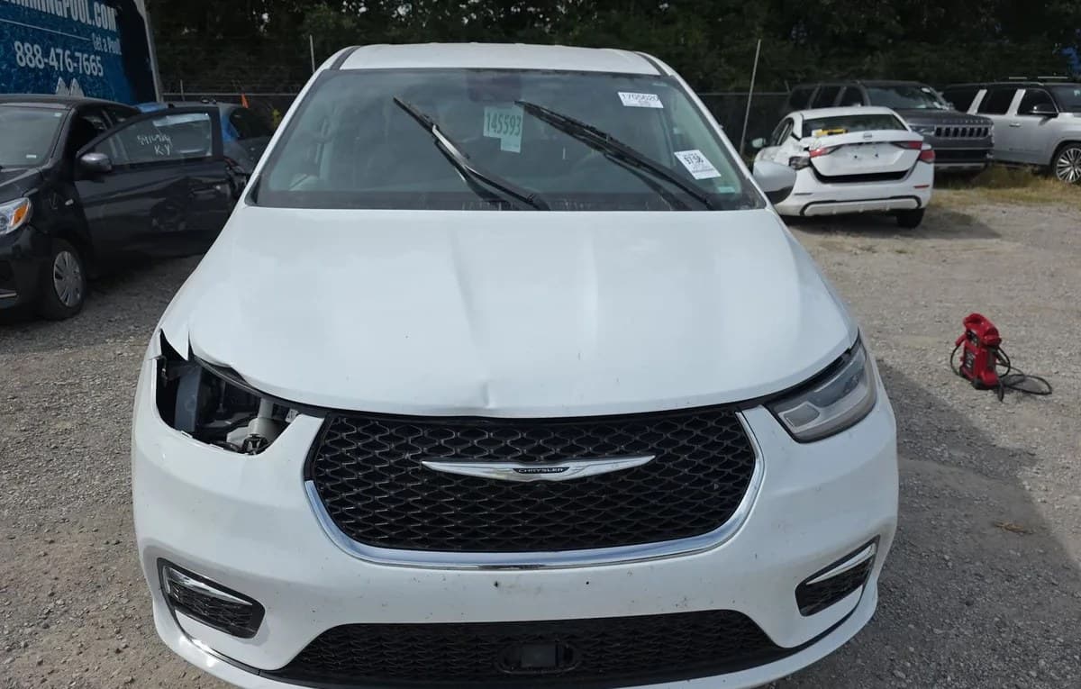 2023 CHRYSLER PACIFICA TOURING L 121.6" WB 3
