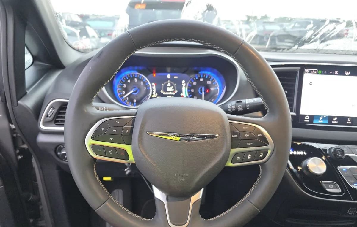 2025 CHRYSLER PACIFICA SELECT 121.6" WB 7