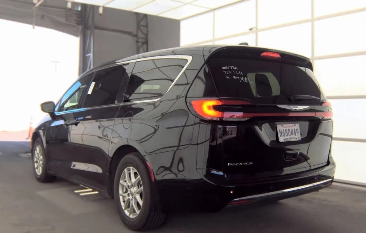 2025 CHRYSLER PACIFICA SELECT 121.6" WB 5