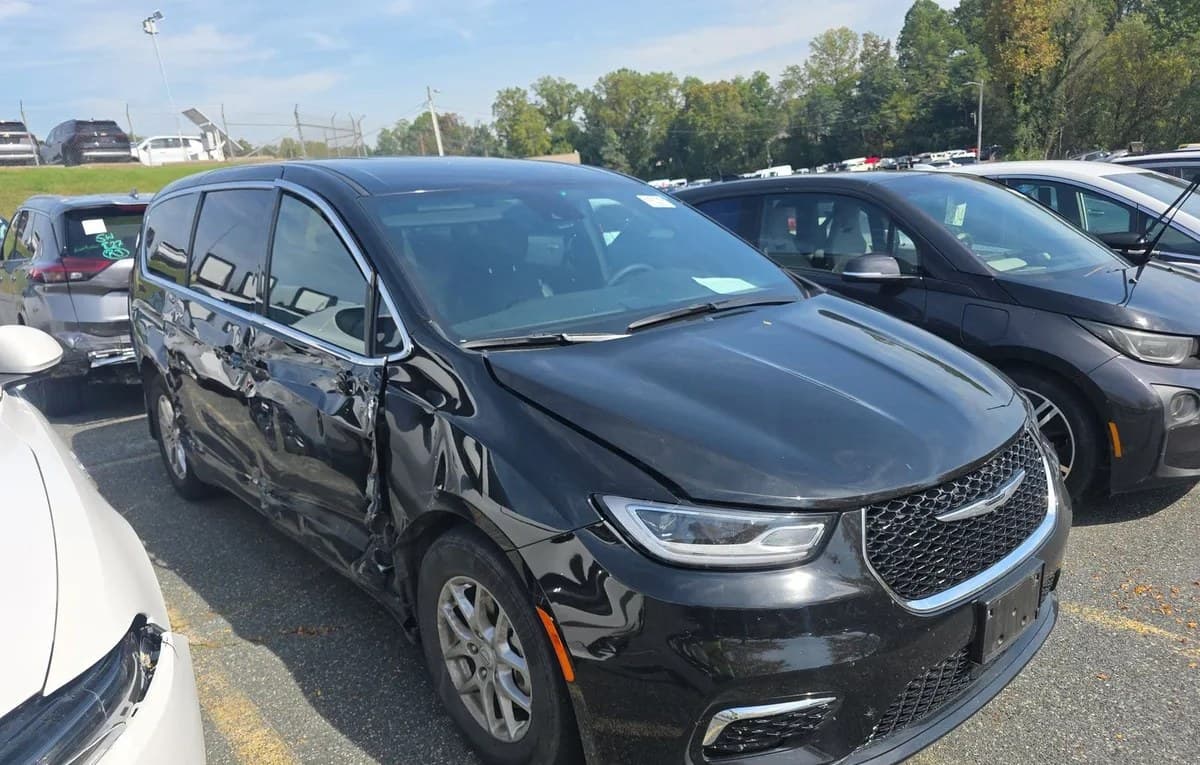 2026 CHRYSLER PACIFICA SELECT 121.6" WB 4