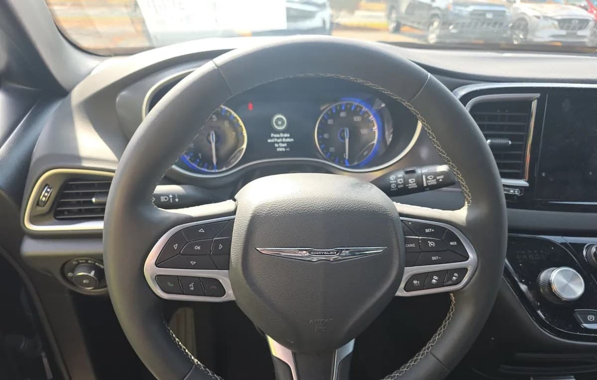 2026 CHRYSLER PACIFICA SELECT 121.6" WB 7
