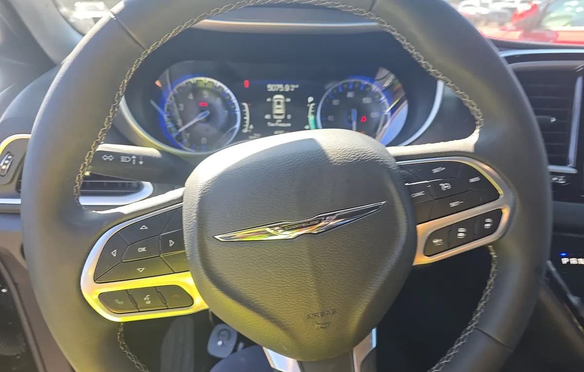 2026 CHRYSLER PACIFICA SELECT 121.6" WB 7