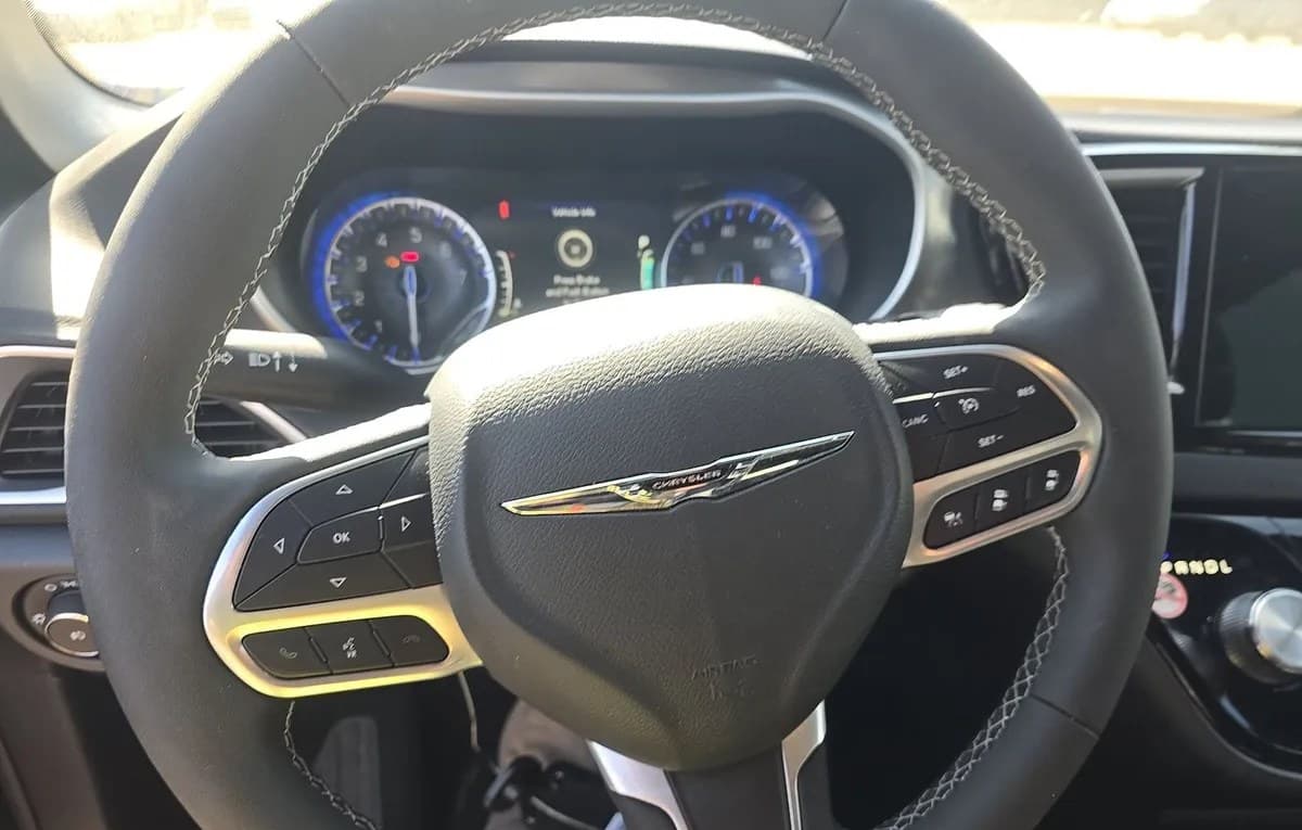 2026 CHRYSLER PACIFICA SELECT 121.6" WB 7