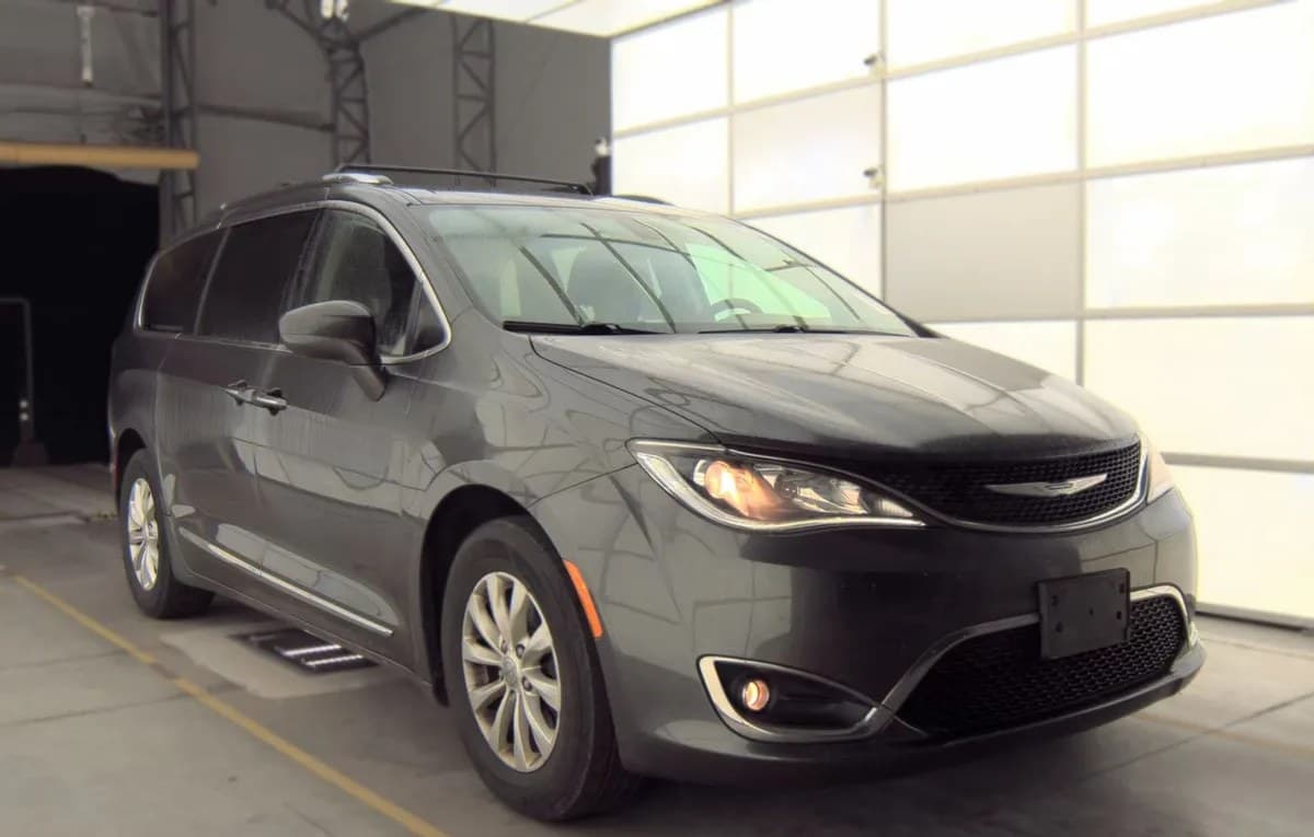 2019 CHRYSLER PACIFICA TOURING L 121.6" WB 4