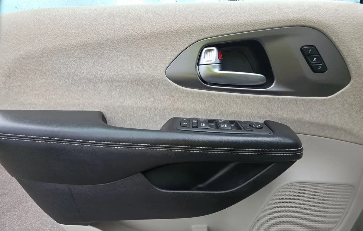 2021 CHRYSLER PACIFICA TOURING L 121.6" WB 6