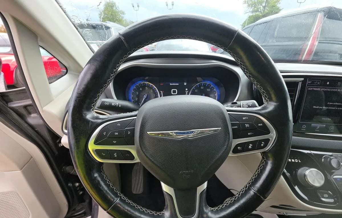 2021 CHRYSLER PACIFICA TOURING L 121.6" WB 7