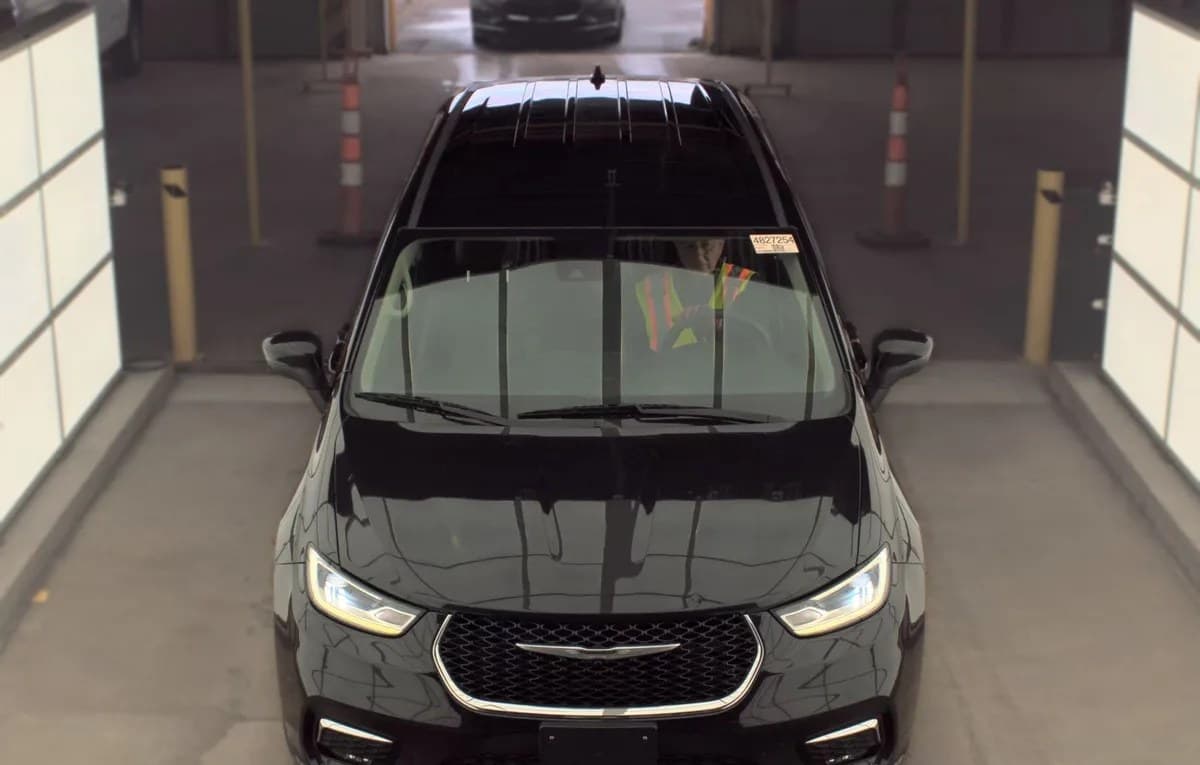 2023 CHRYSLER PACIFICA TOURING L 121.6" WB 3