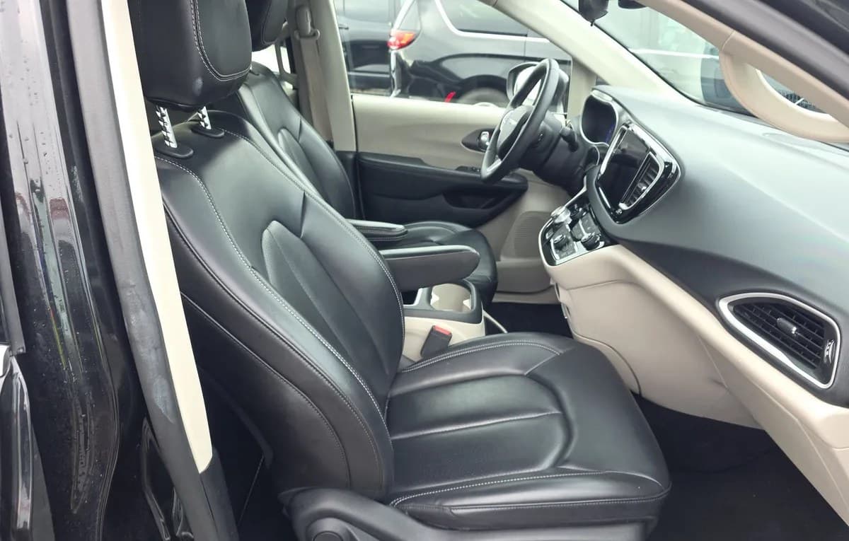 2023 CHRYSLER PACIFICA TOURING L 121.6" WB 5