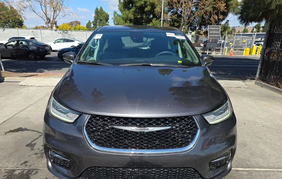 2023 CHRYSLER PACIFICA TOURING L 121.6" WB 3