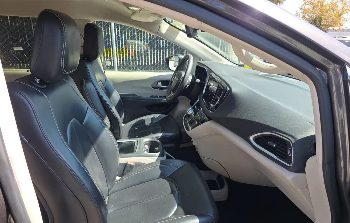 2023 CHRYSLER PACIFICA TOURING L 121.6" WB 5