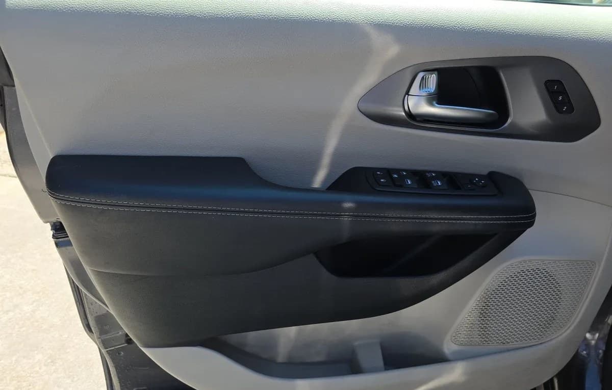 2023 CHRYSLER PACIFICA TOURING L 121.6" WB 6